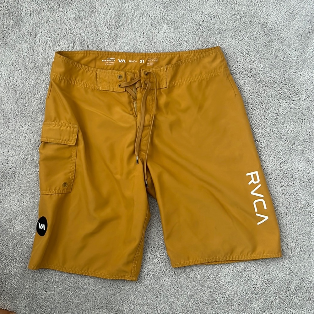 Men’s swim trunks 🩳
